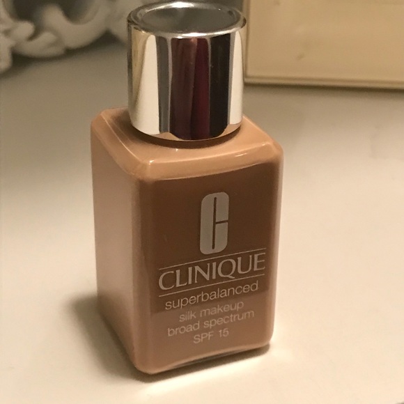 clinique silk canvas